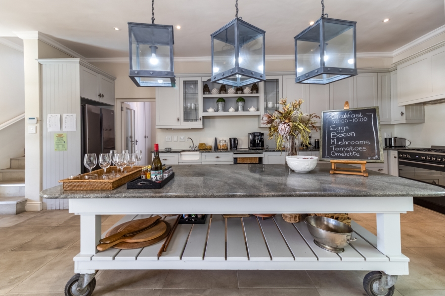 To Let 5 Bedroom Property for Rent in Franschhoek Western Cape
